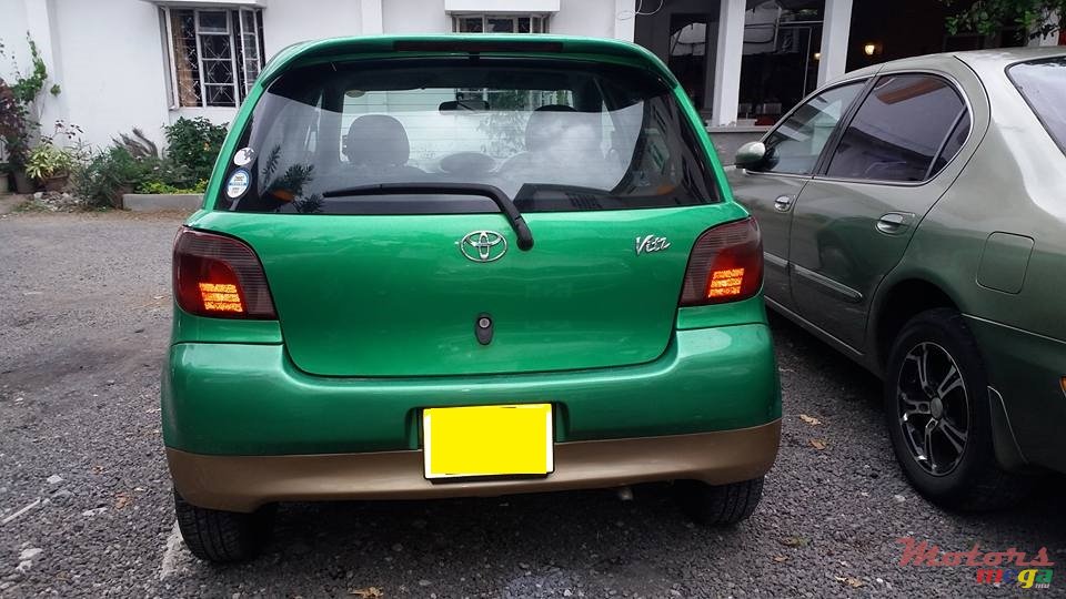 2000' Toyota Vitz photo #4
