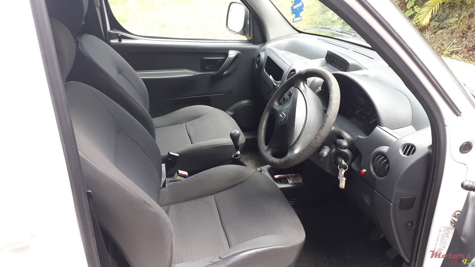 2011' Citroen 2 photo #6