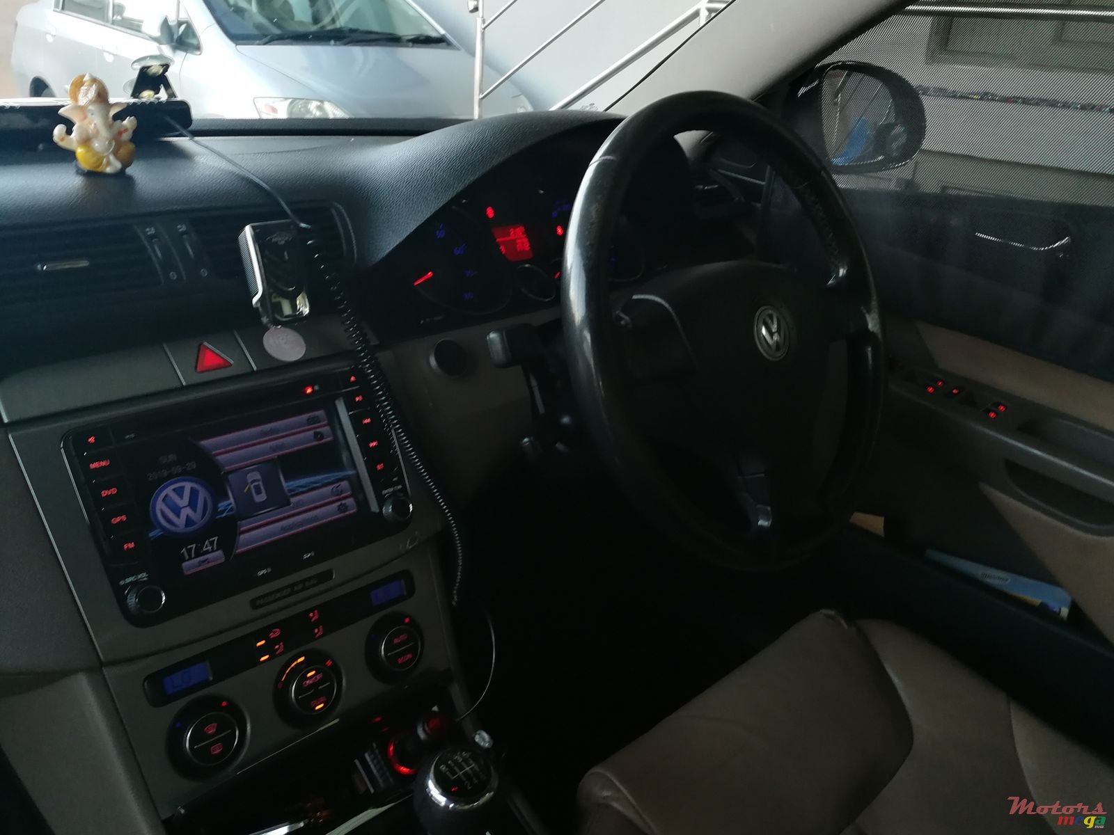 2008' Volkswagen Passat B6 photo #2