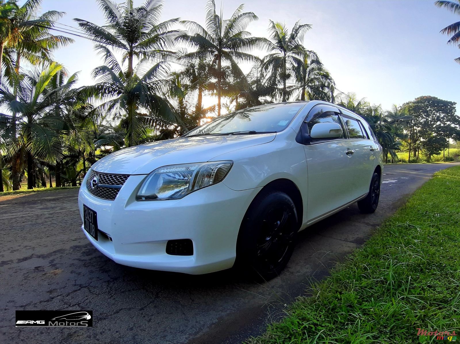 2008' Toyota Axio Fielder photo #3