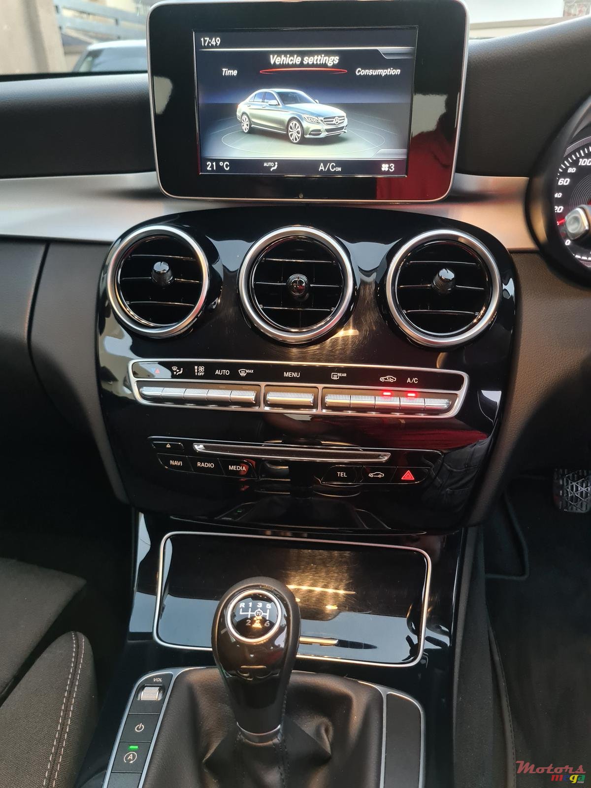 2017' Mercedes-Benz C180 photo #7