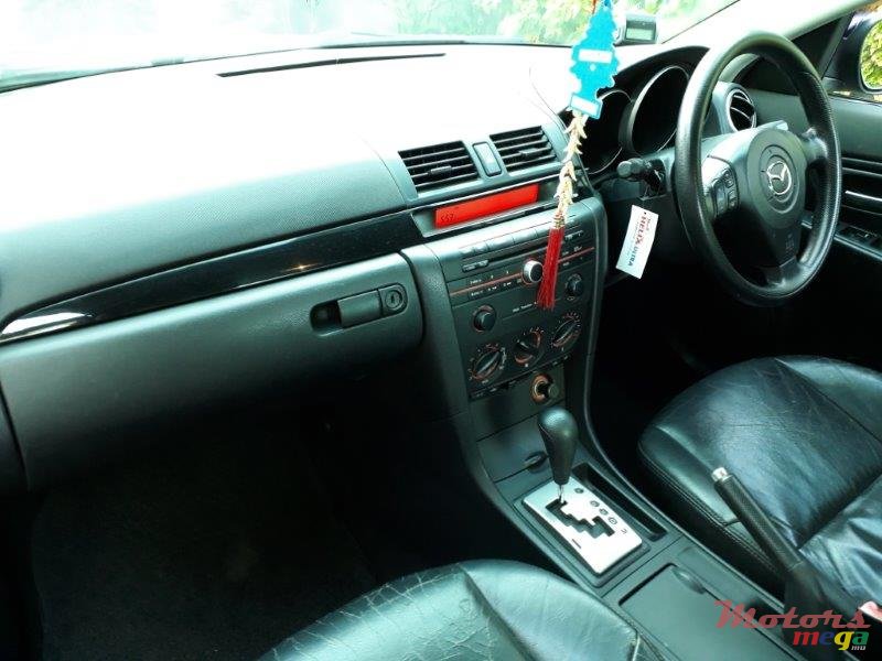 2005' Mazda 3 Nil photo #5