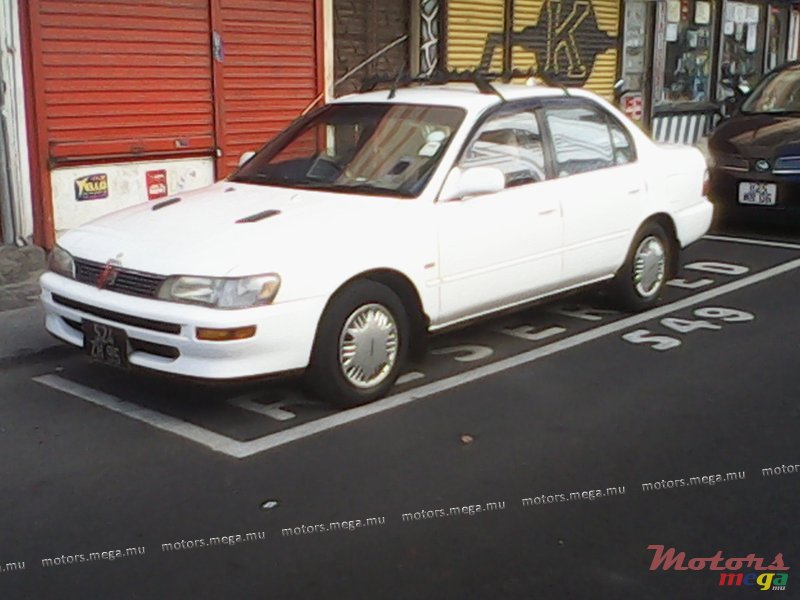 1995' Toyota Corolla photo #1