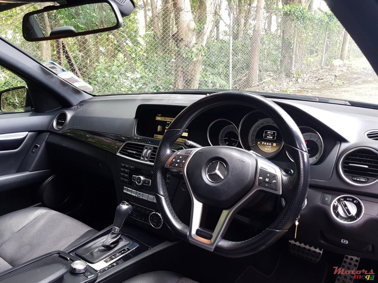 2011' Mercedes-Benz C-Class photo #1