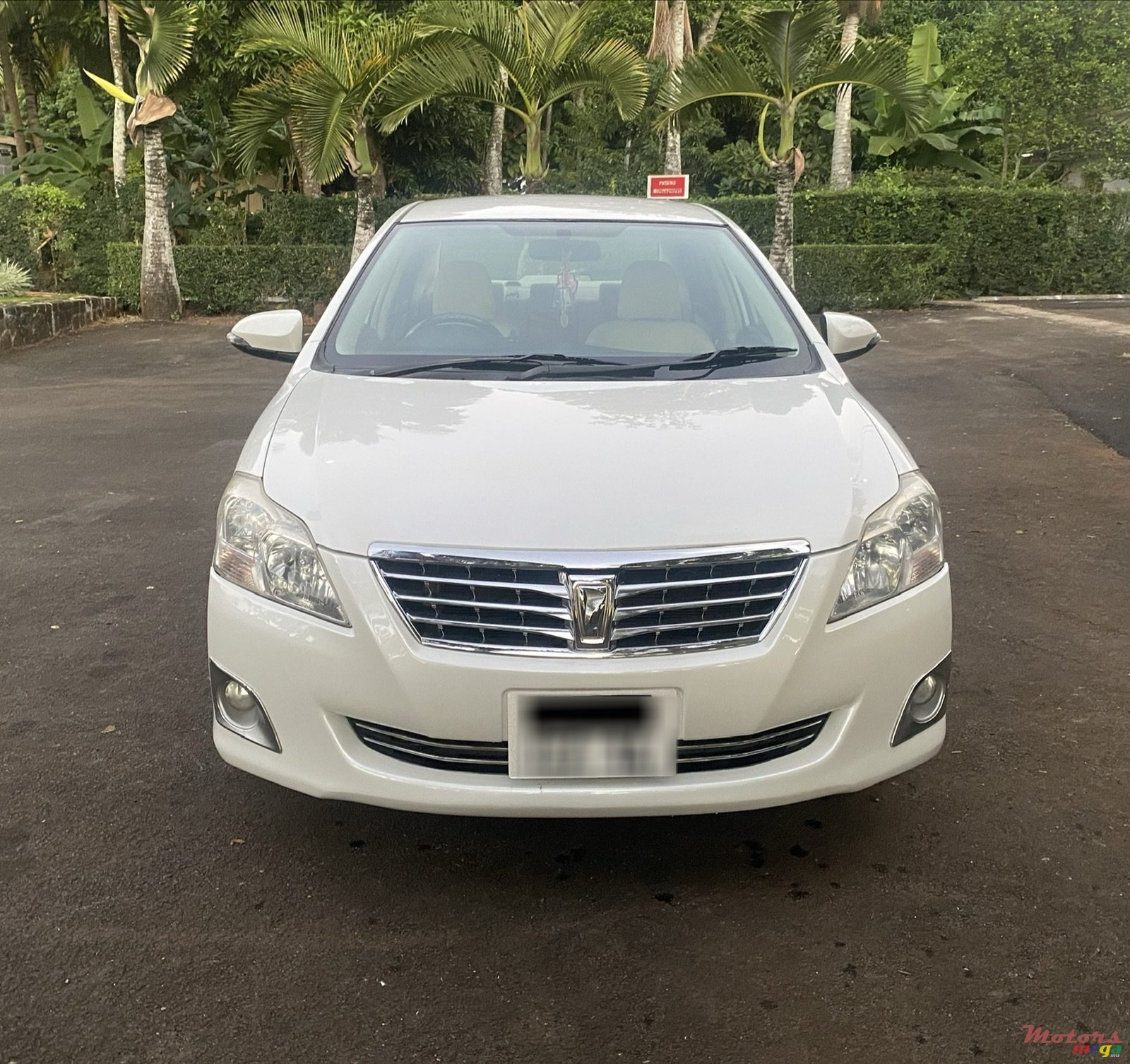 2014' Toyota Premio LPG photo #1