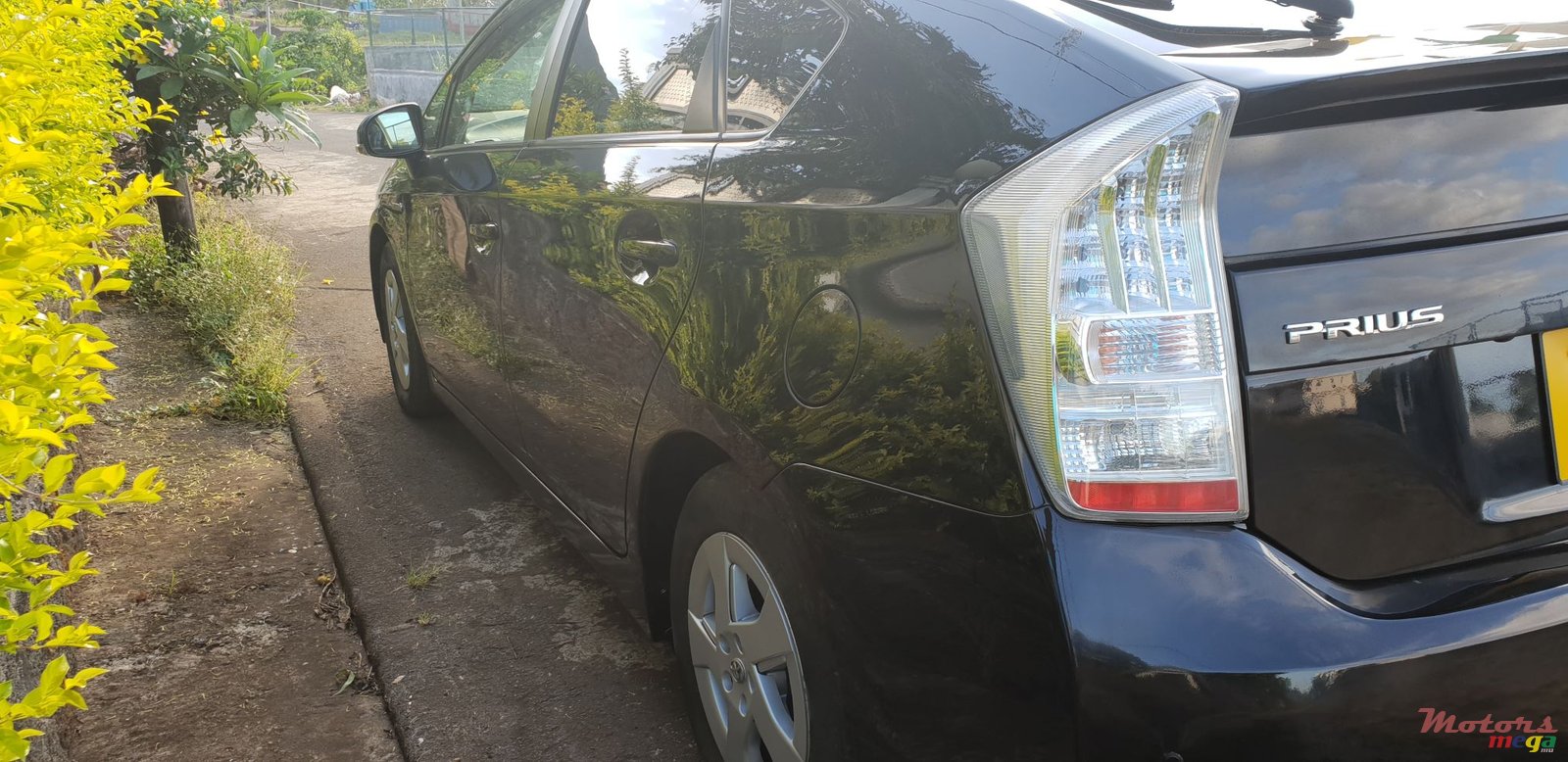 2010' Toyota Prius photo #7