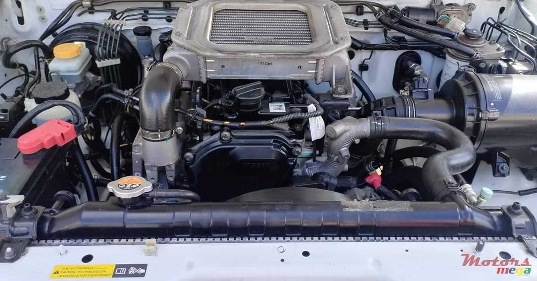 2015' Nissan NP300 photo #4