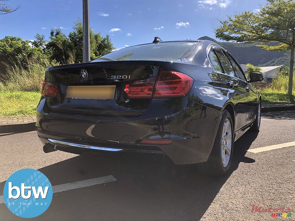 2012' BMW 320 photo #3