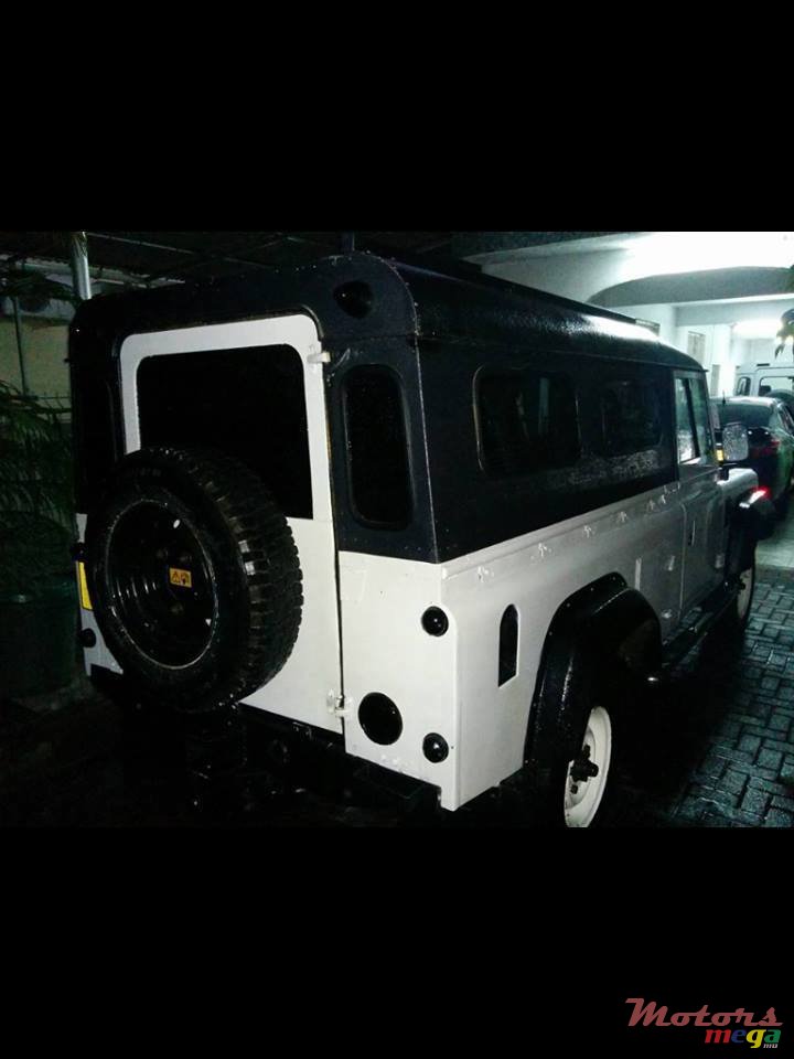 1992' Land Rover Defender 110 Hardtop photo #2