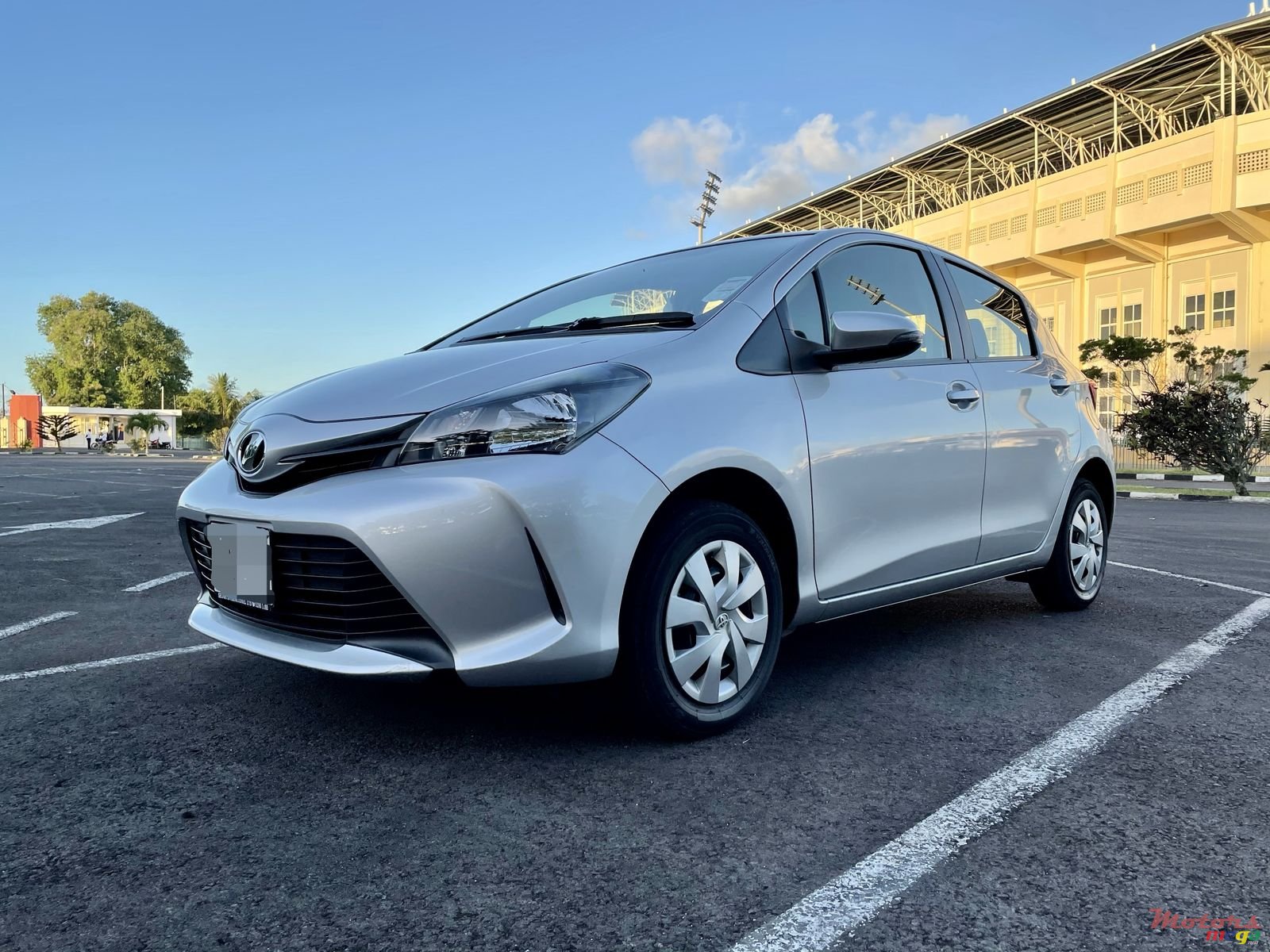 2016' Toyota Vitz photo #2