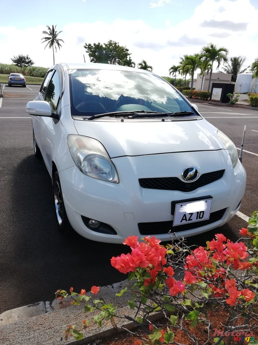 2010' Toyota Vitz photo #1