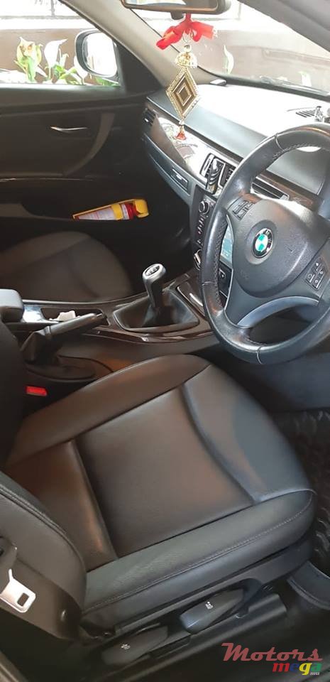 2011' BMW 316 photo #3