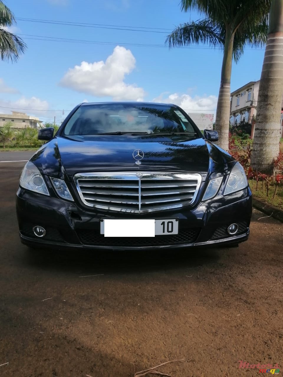 2010' Mercedes-Benz E-Class photo #2