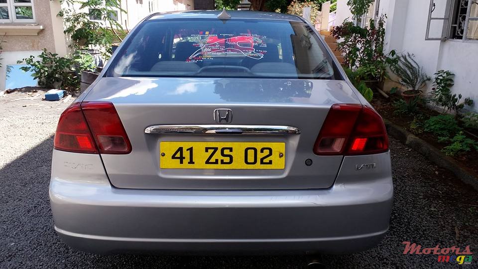 2002' Honda Civic VTI photo #3