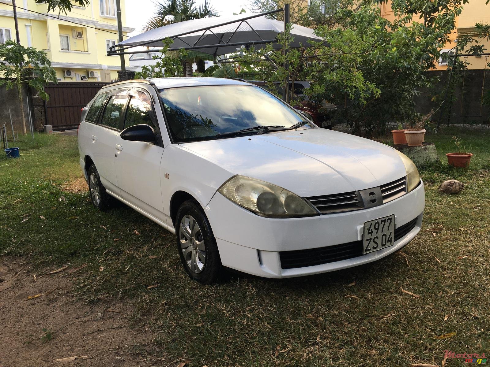 2004' Nissan photo #1