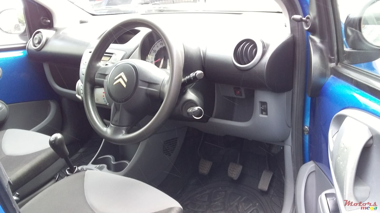 2012' Citroen C1 photo #3