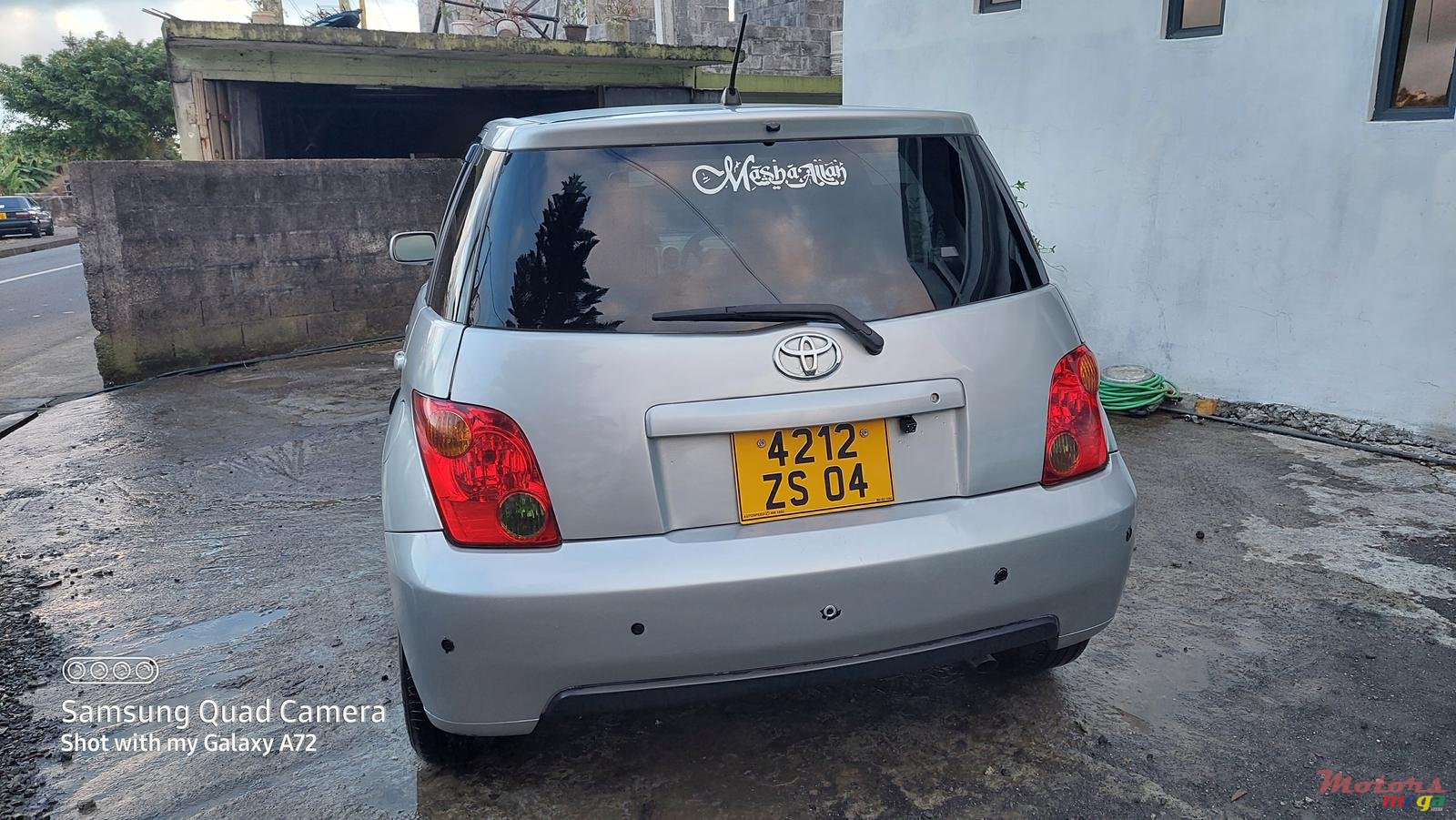 2004' Toyota IST photo #4