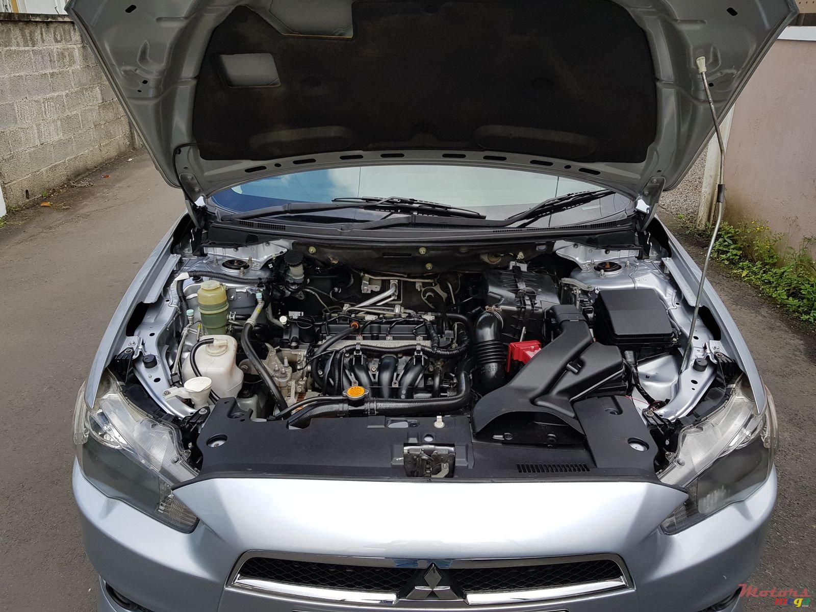 2012' Mitsubishi Lancer Ex photo #6