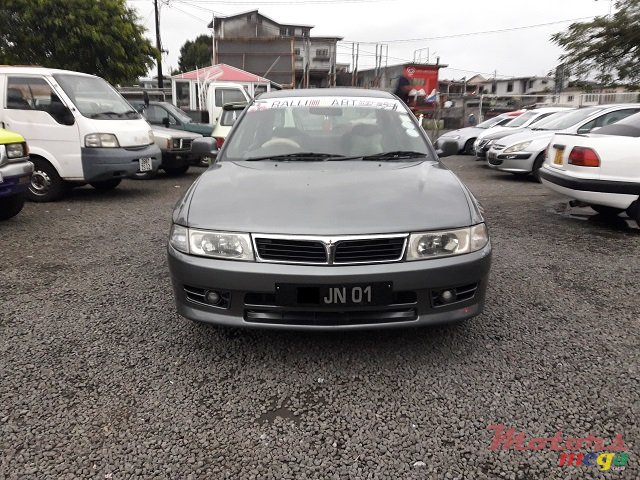 2001' Mitsubishi Lancer photo #2