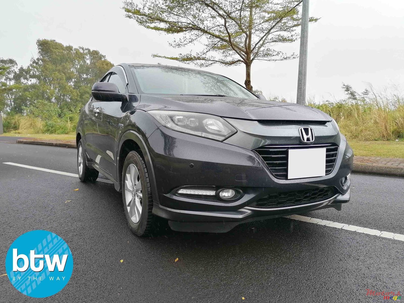 2015' Honda Vezel X Package photo #1