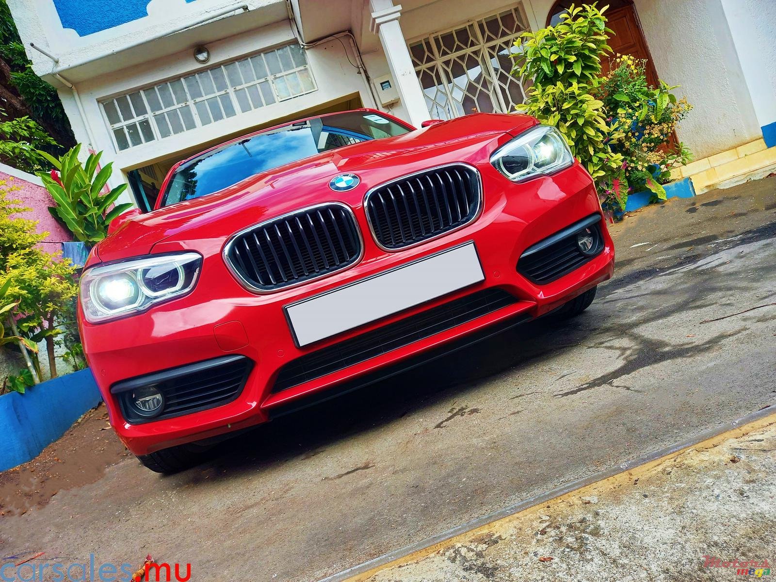 2018' BMW 118 i photo #1