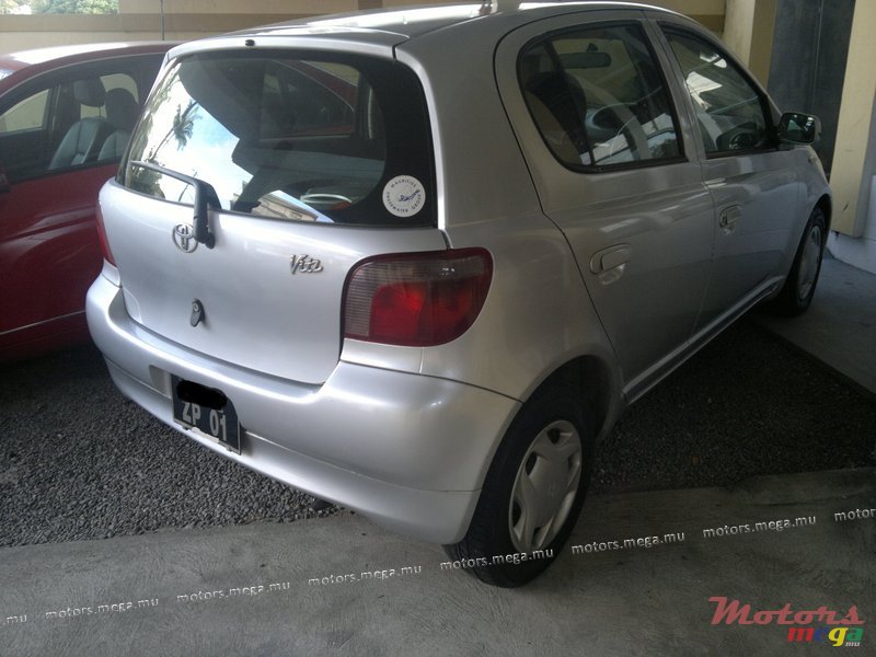 2001' Toyota Yaris VITZ AUTOMATIC photo #1