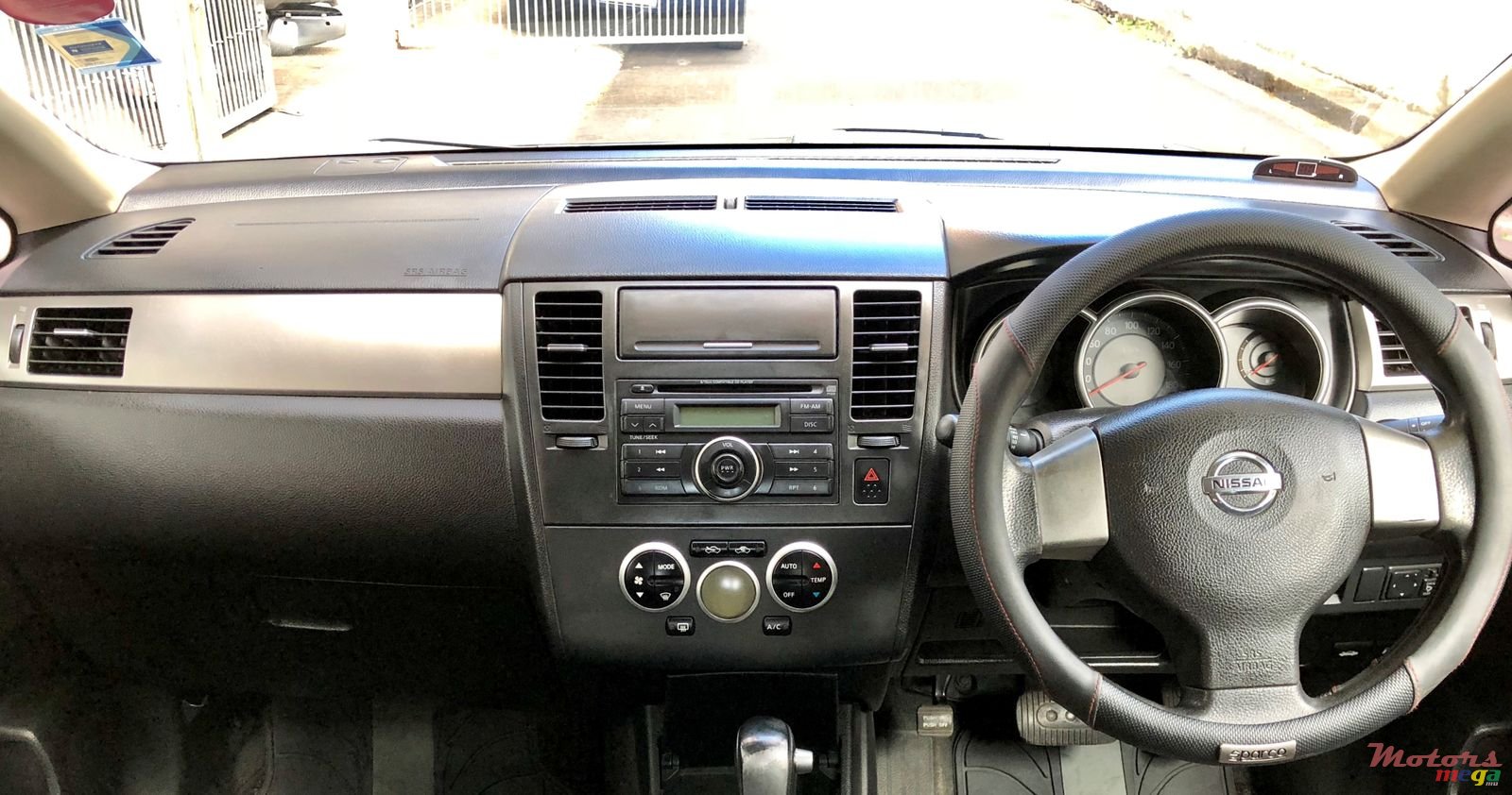 2007' Nissan Tiida Latio photo #3