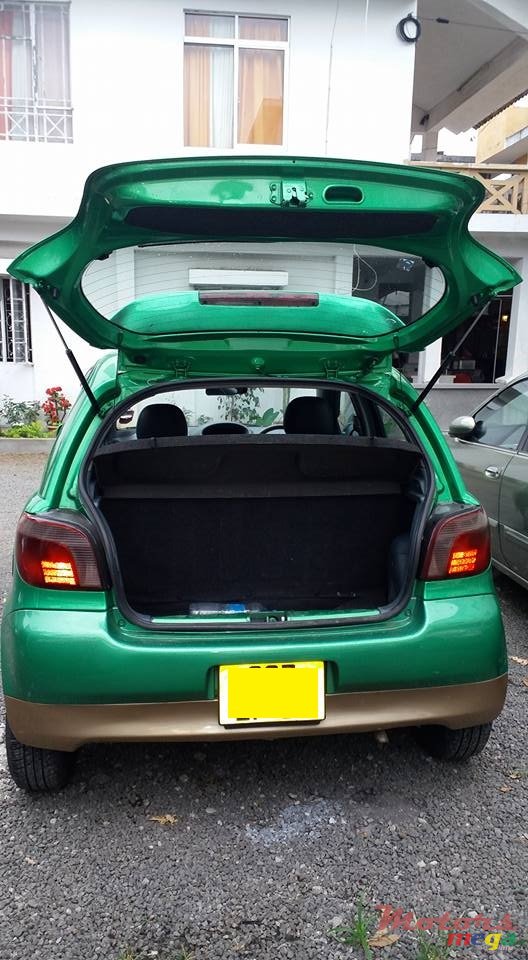 2000' Toyota Vitz photo #7