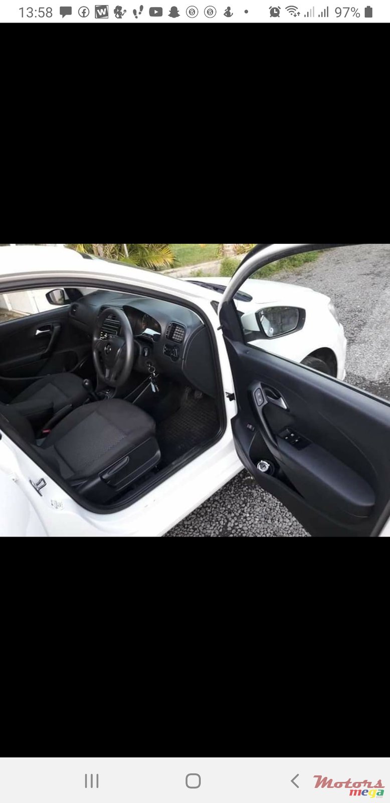 2017' Volkswagen Polo photo #6