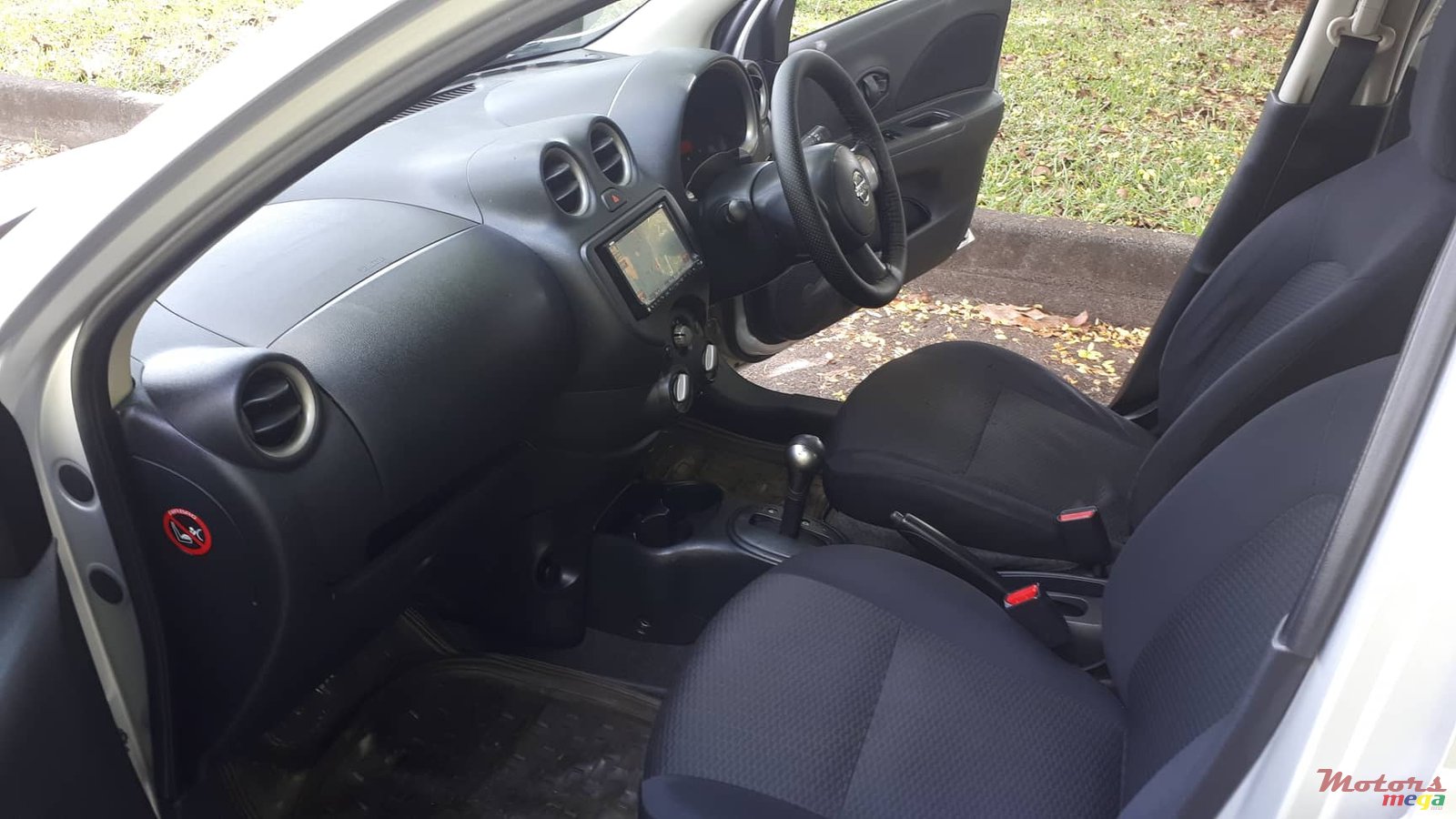 2012' Nissan March photo #5