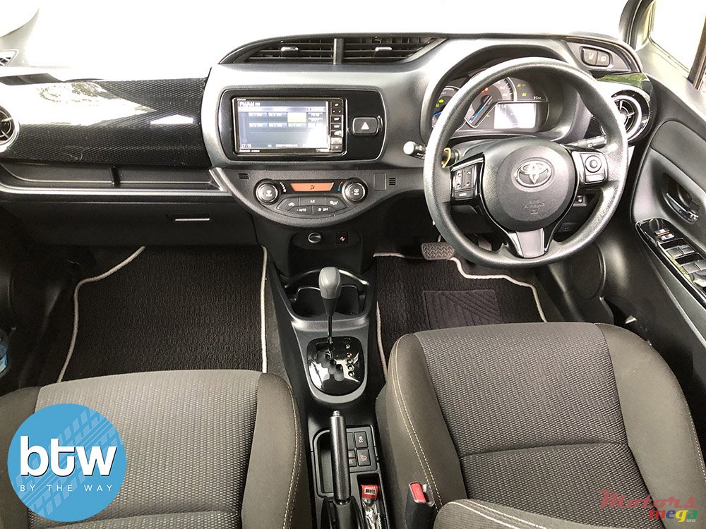 2020' Toyota Vitz photo #5