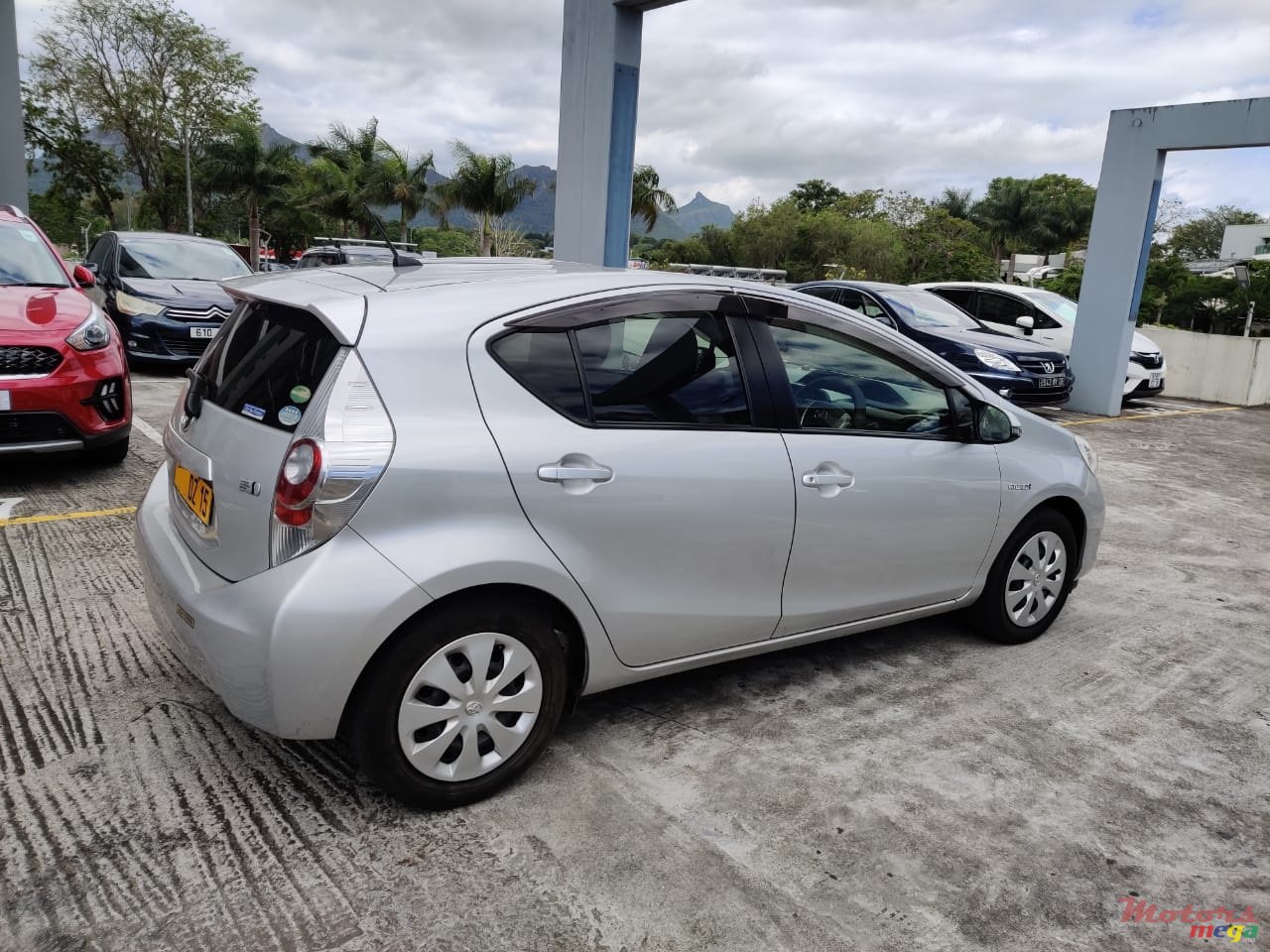 2015' Toyota Aqua photo #5