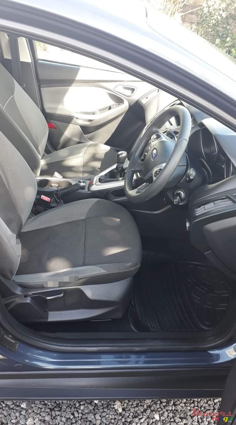 2014' Ford Focus photo #4