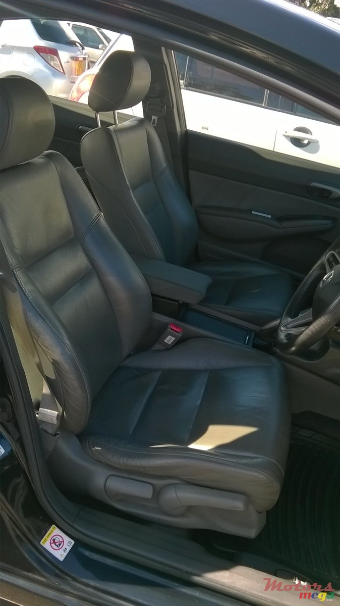 2008' Honda Civic Hybrid photo #4