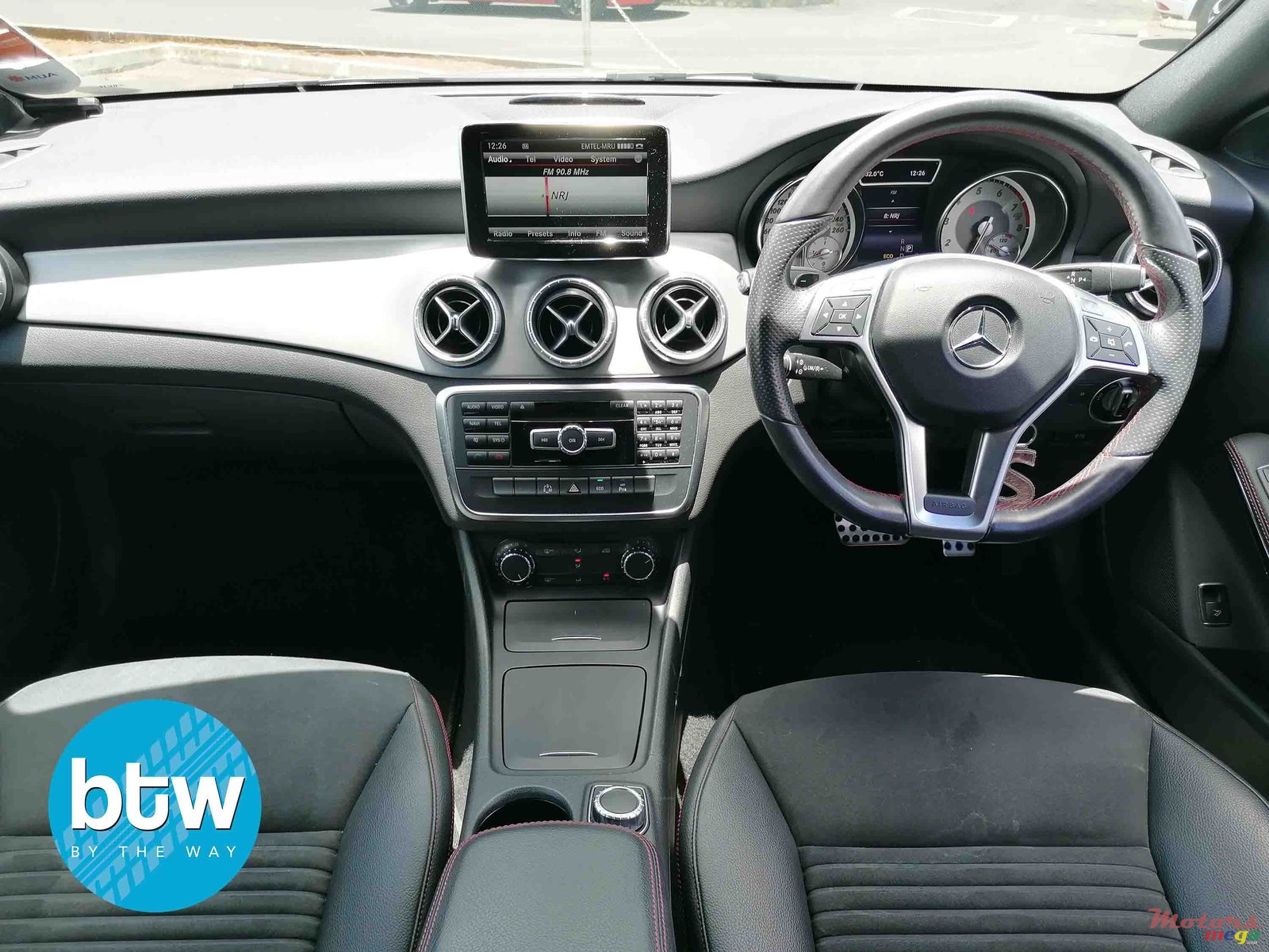 2014' Mercedes-Benz CLA 180 photo #6