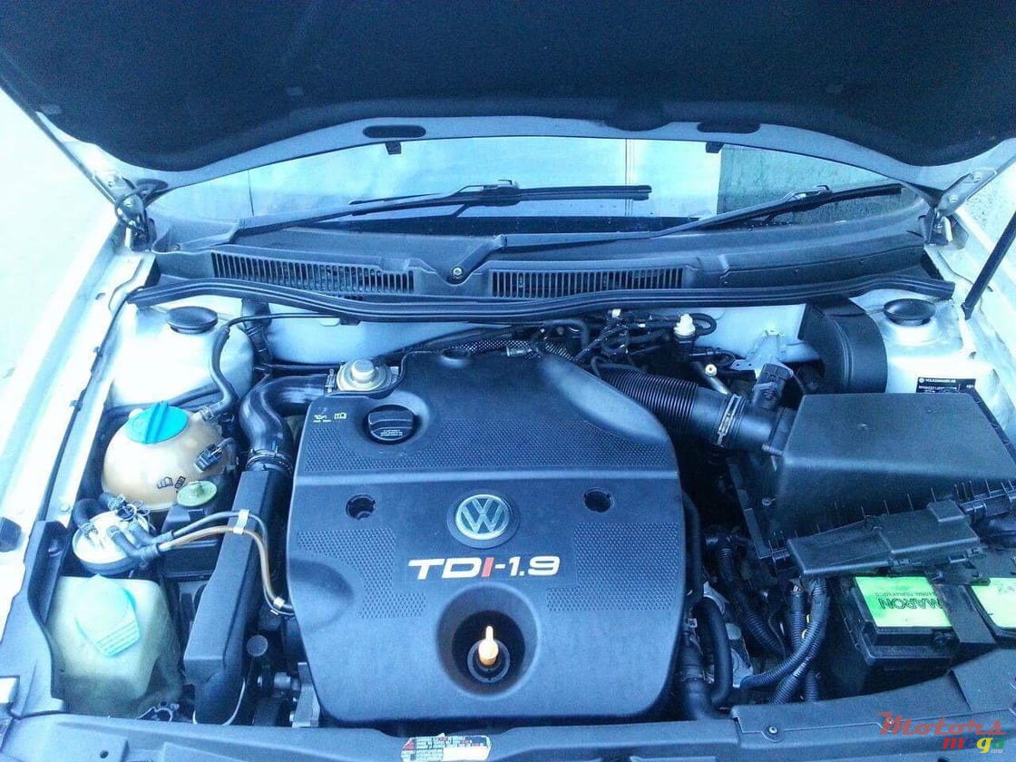 1999' Volkswagen Golf IV photo #2