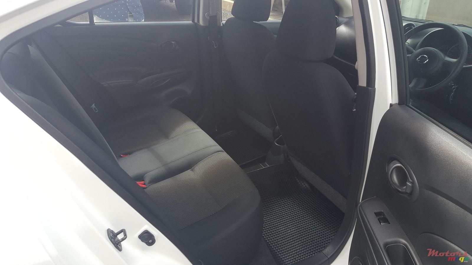 2013' Nissan Almera photo #7