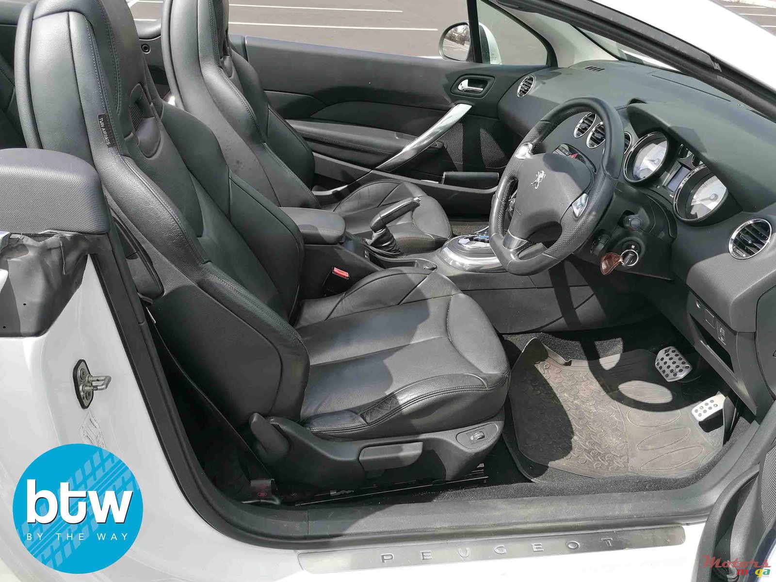 2014' Peugeot 308 cc photo #4