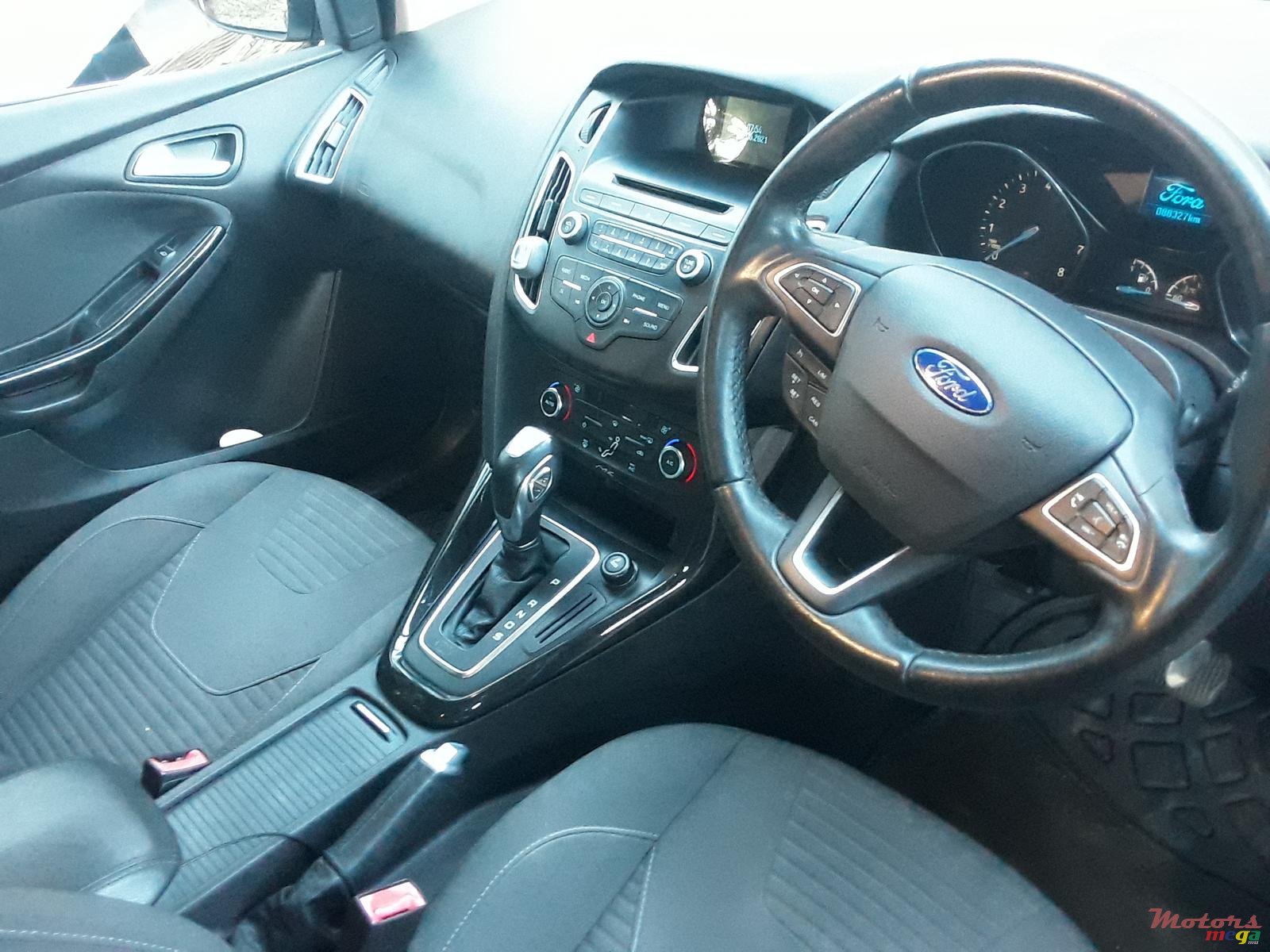 2016' Ford Focus photo #4