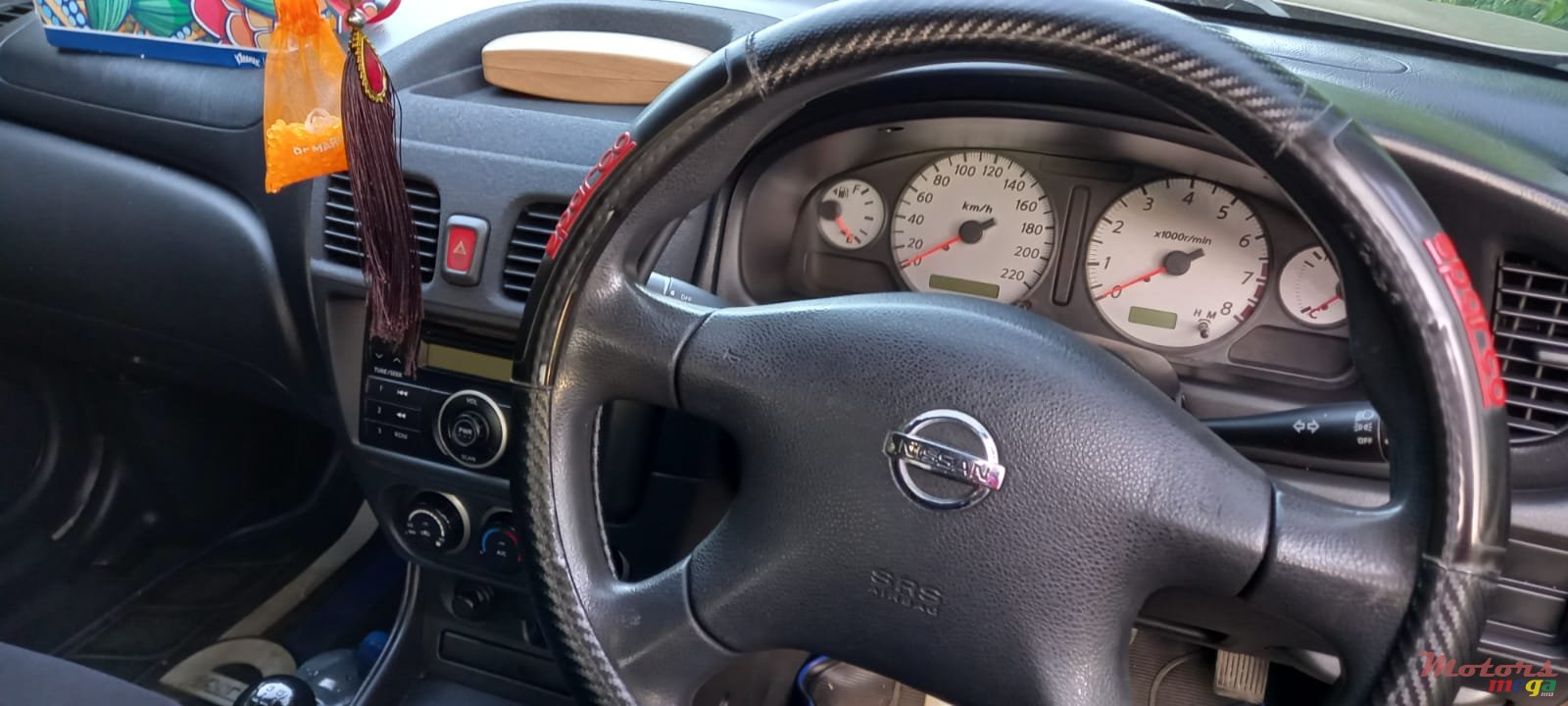 2012' Nissan photo #3