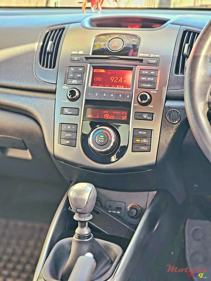 2012' Kia Cerato photo #6