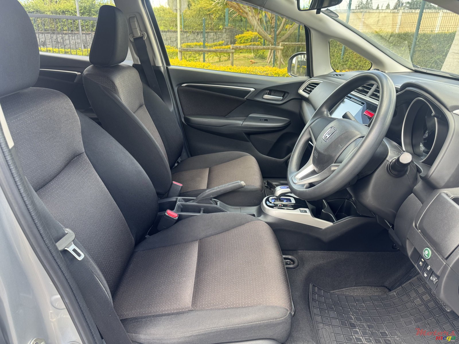 2016' Honda Fit hybrid photo #5
