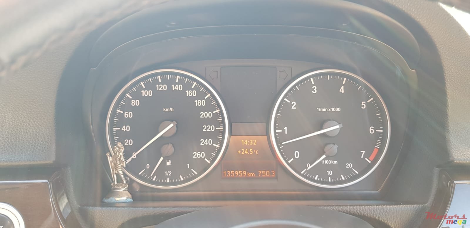 2009' BMW 320 photo #5