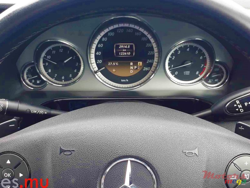 2011' Mercedes-Benz E-Class E250 CGI Avantgarde photo #7