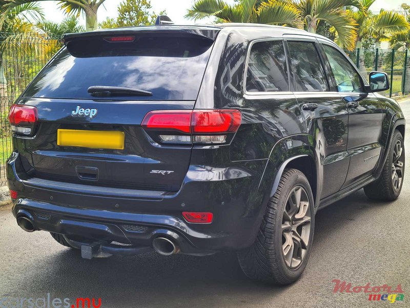 2014' Jeep Grand Cherokee SRT photo #3