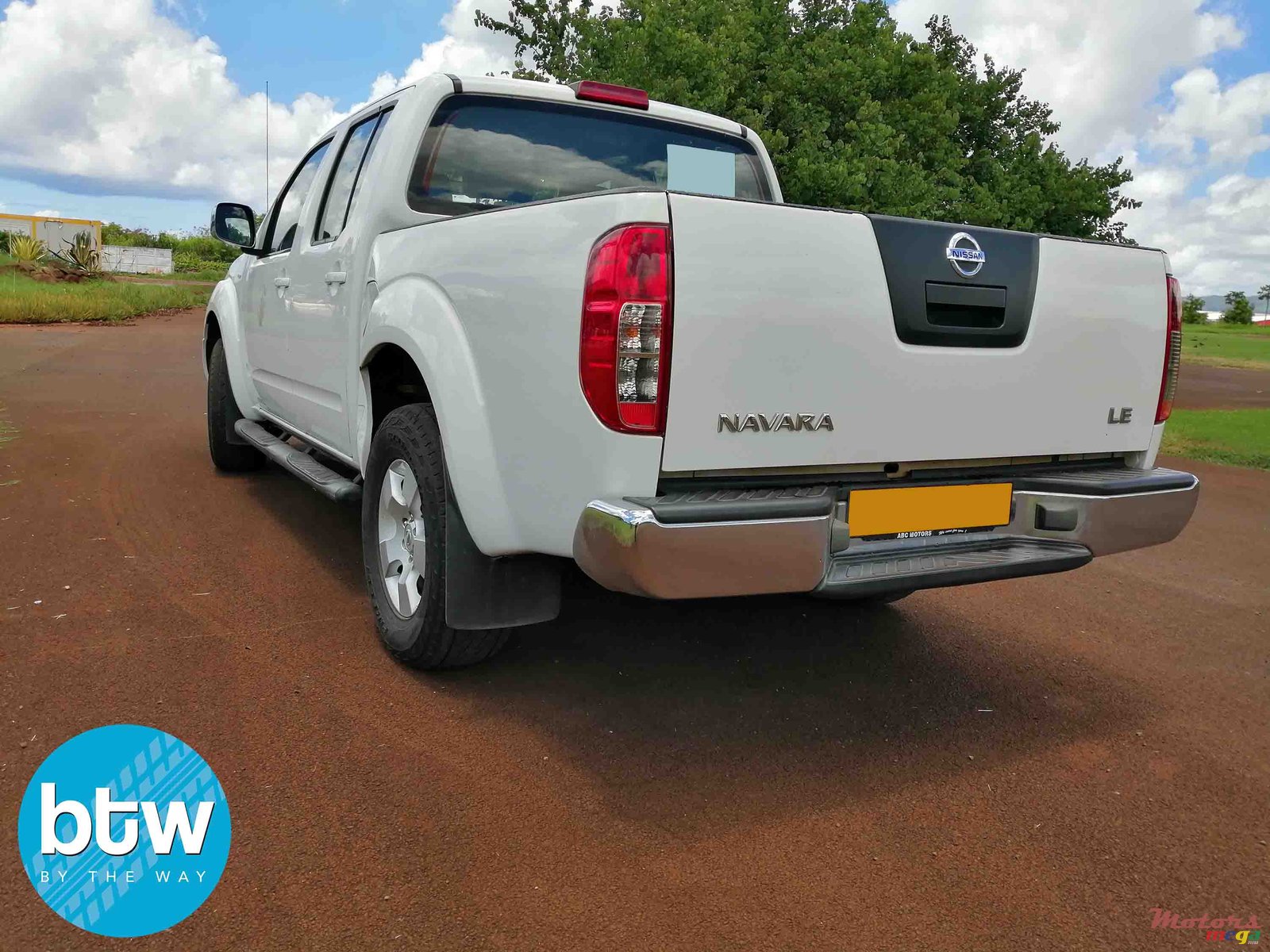 2017' Nissan Navara photo #2