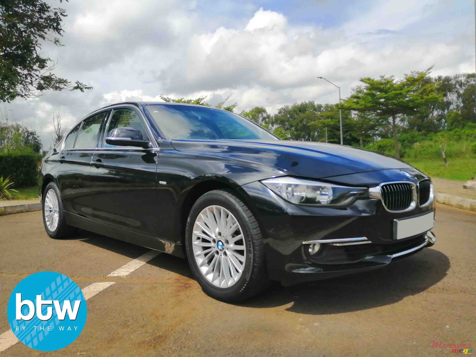 2012' BMW 3 Series photo #1