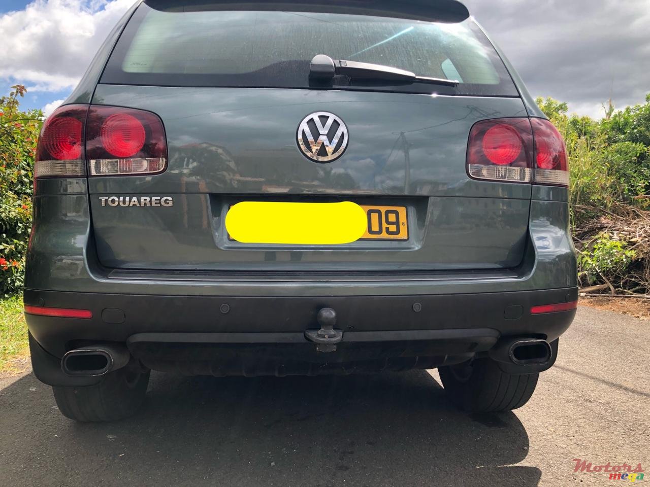 2009' Volkswagen Touareg photo #5