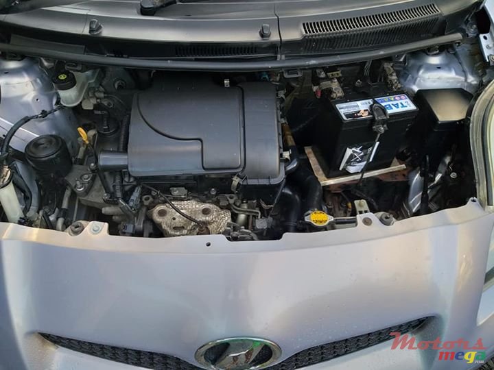 2010' Toyota Vitz AUTOMATIC JAPAN photo #6