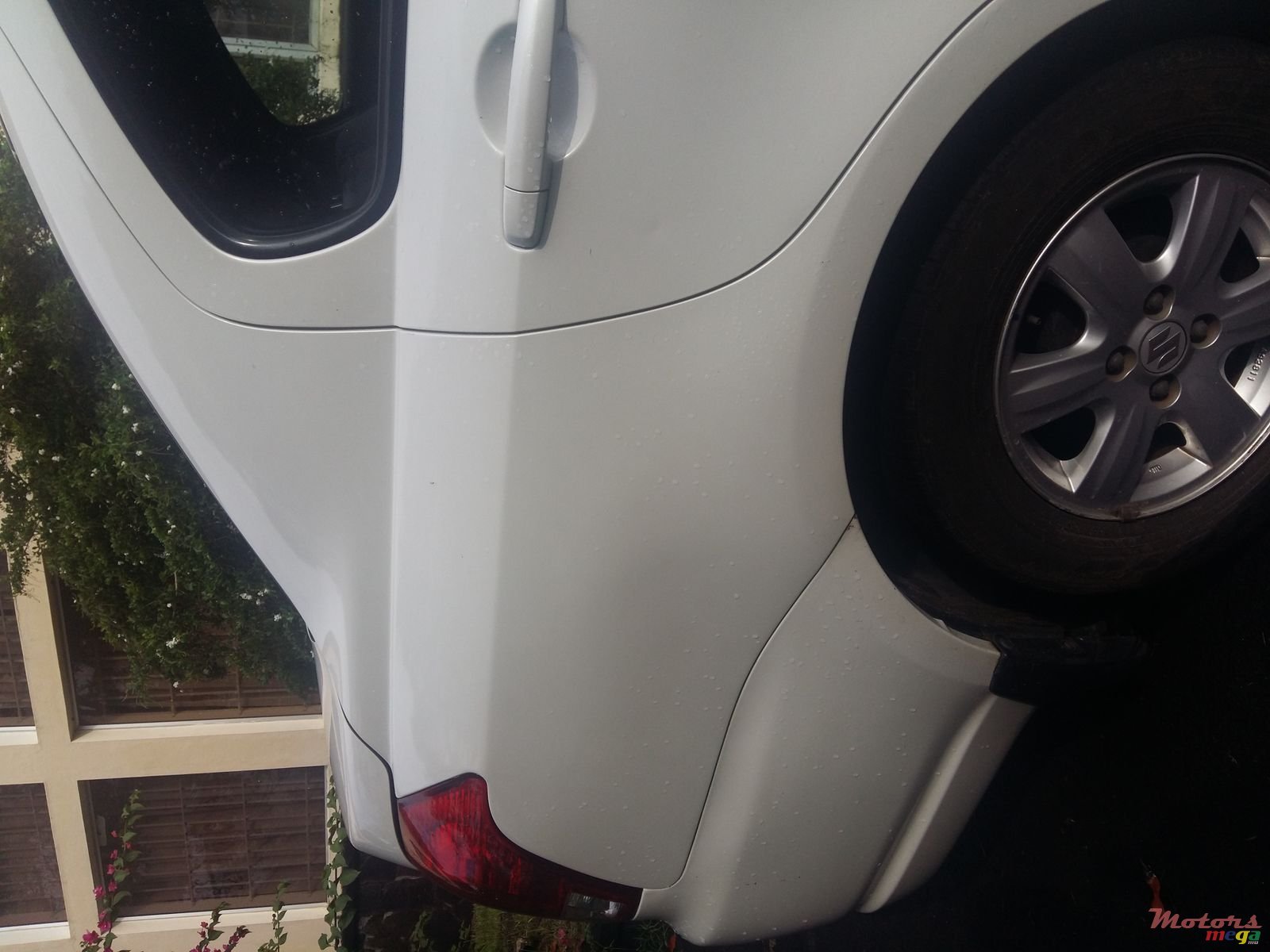 2012' Suzuki Swift photo #7